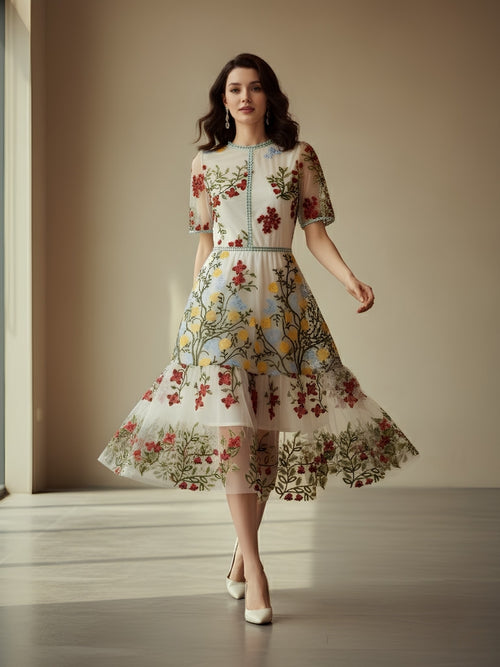Vestido bordado de malla – Almendra