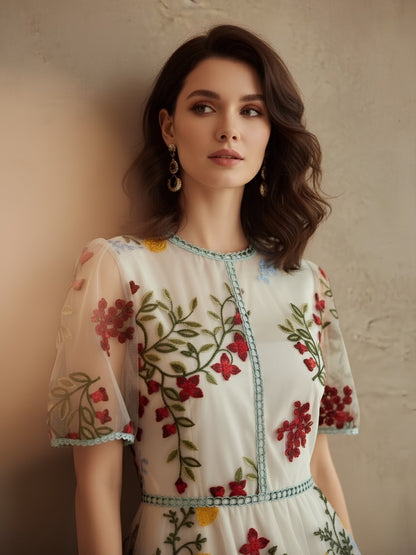 Vestido bordado de malla – Almendra