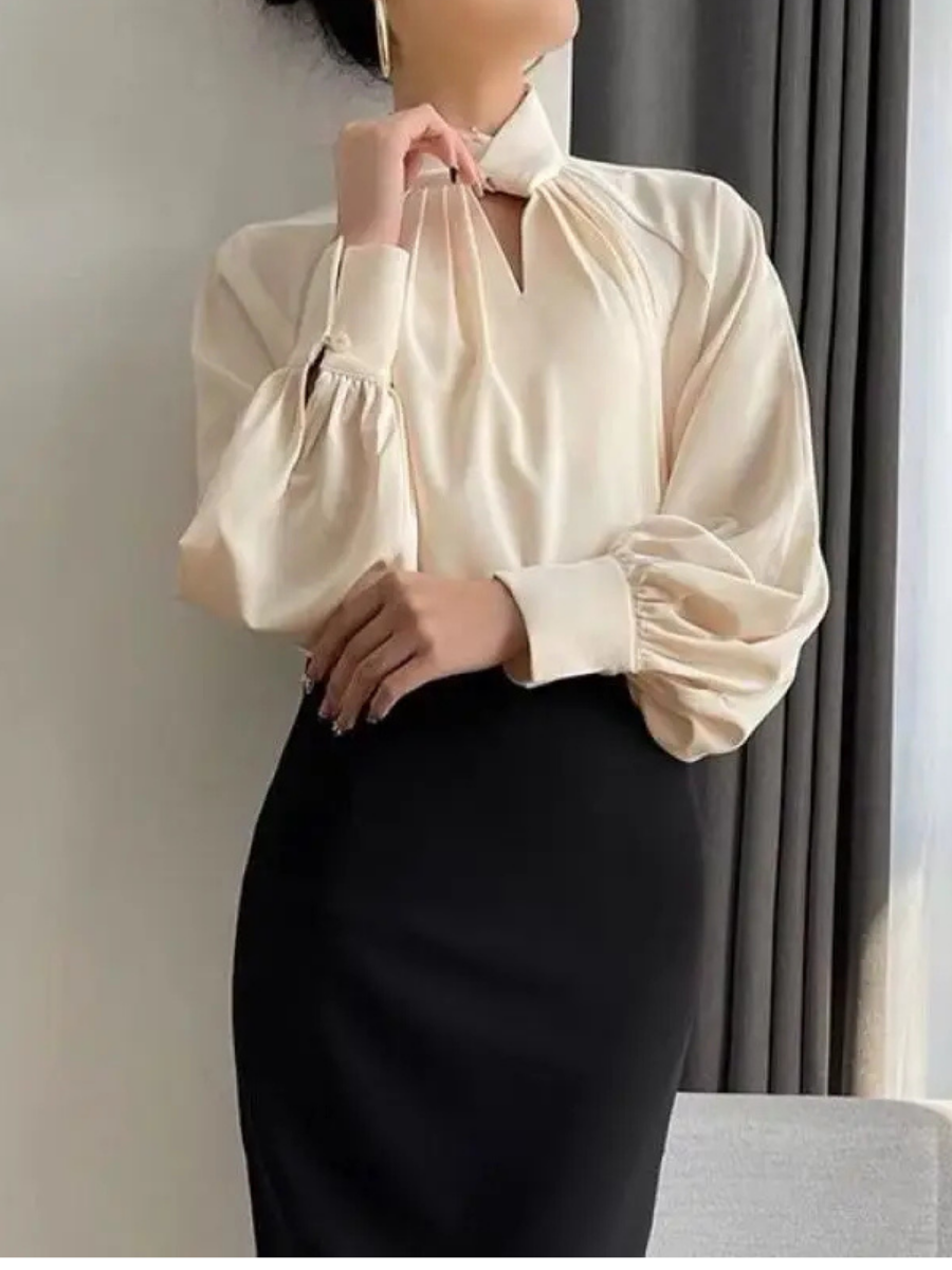 Blusa satinada con cuello alto – Amely
