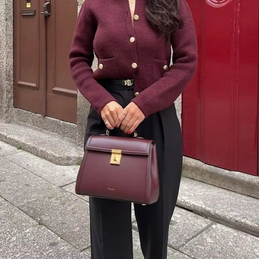 Cárdigan mor con botones dorados – Fiorella