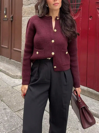 Cárdigan mor con botones dorados – Fiorella