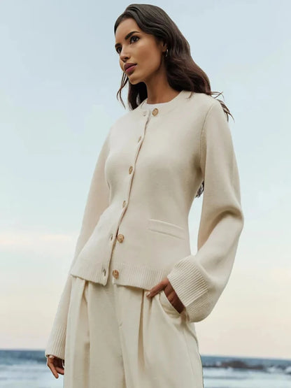 Cárdigan beige de punto fino – Renata